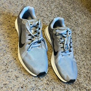 Men’s Nike shoes 11.5